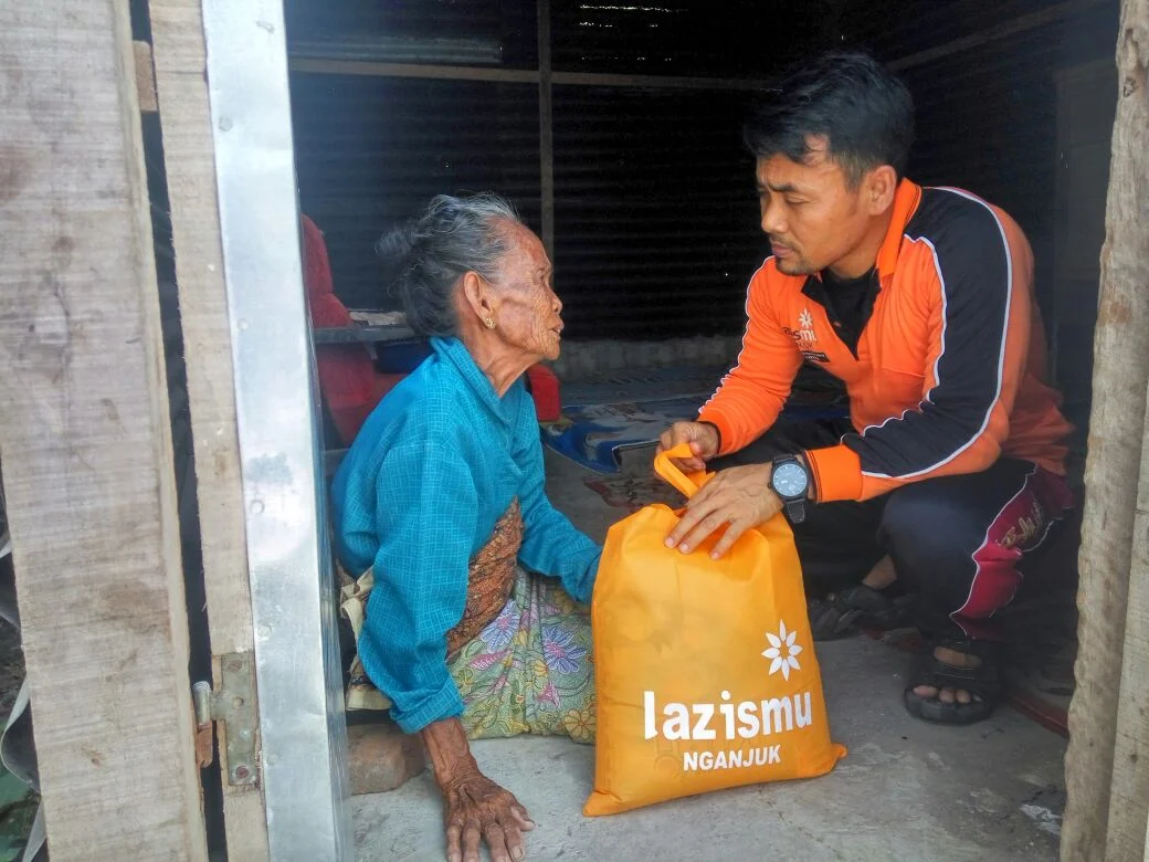 Ayat dan Hadits Berbakti Kepada Orang Tua