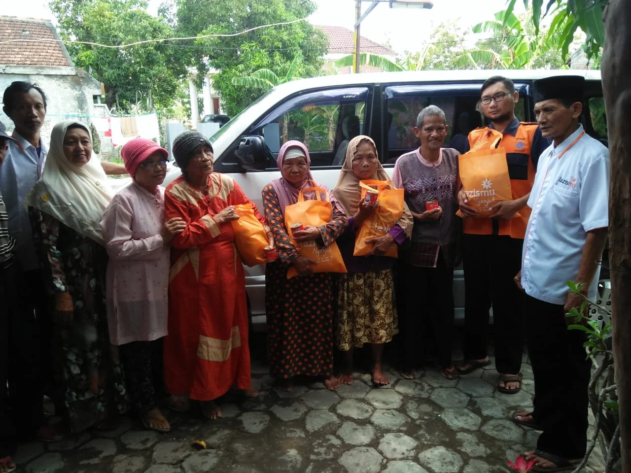 lazismu peduli jompo dan lansia
