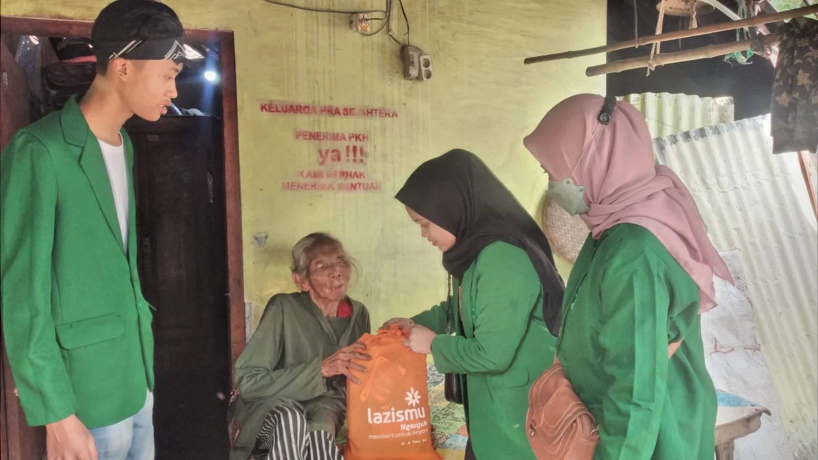 Pemberian Bantuan Kepada BISAJO (WebP)