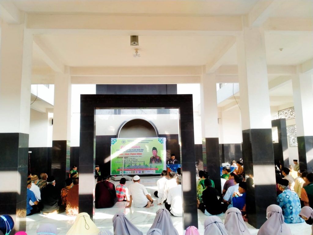 LAZISMU NGANJUK SELENGGARAKAN BAKSOS DAN PENGOBATAN GRATIS DALAMN PENGAJIAN AHAD PAGI FAJAR IMANI DAN KELILING PCM DI SMA MUHAMMADIYAH 2 KERTOSONO