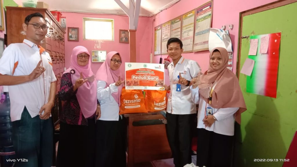 BERBAGI KEBAHAGIAAN DALAM PROGRAM PEDULI GURU