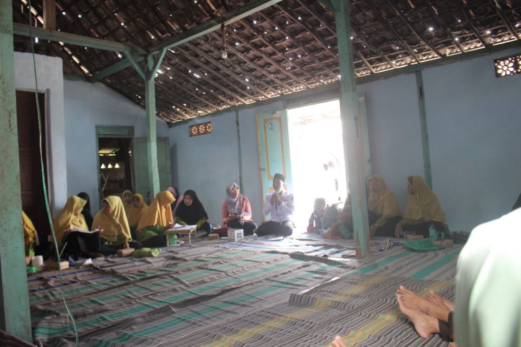 LEBIH DEKAT DENGAN LAZISMU NGANJUK DALAM KEGIATAN SOSIALISASI PROGRAM DAN AMBULANMU