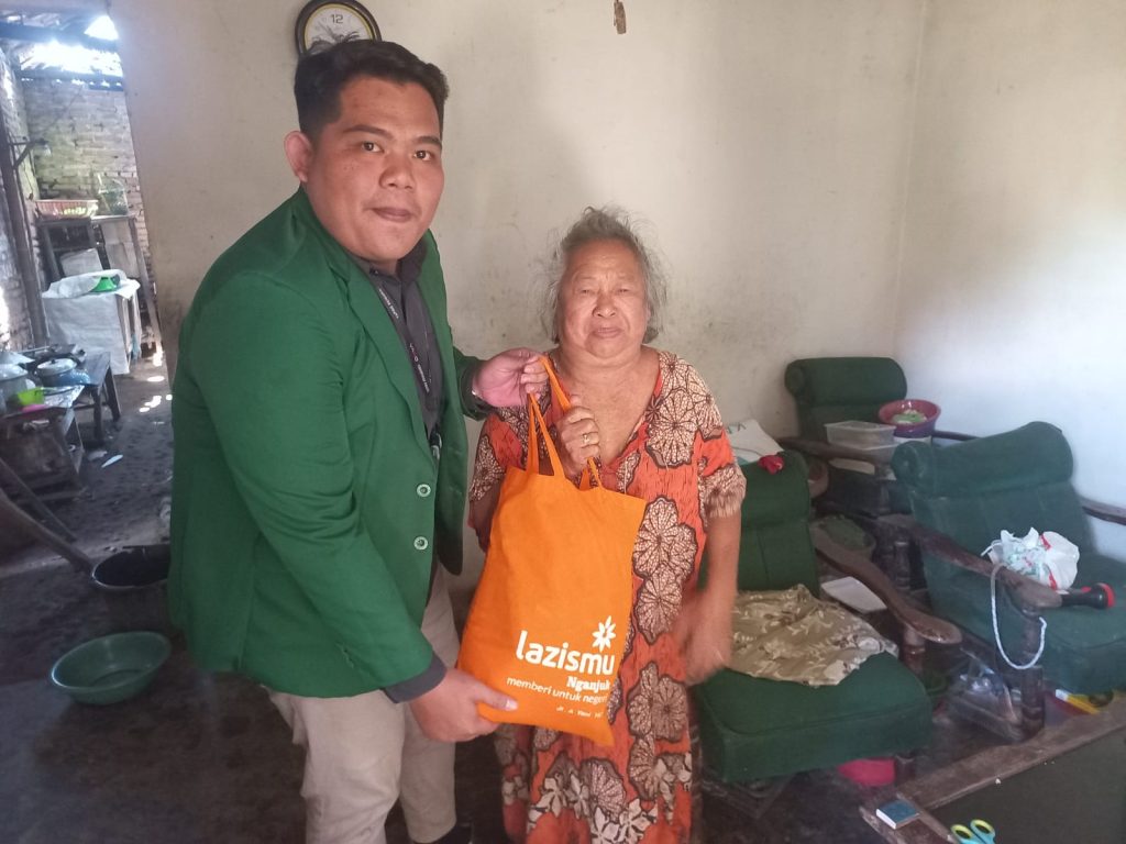 PEDULI JOMPO DALAM PROGRAM BISAJO