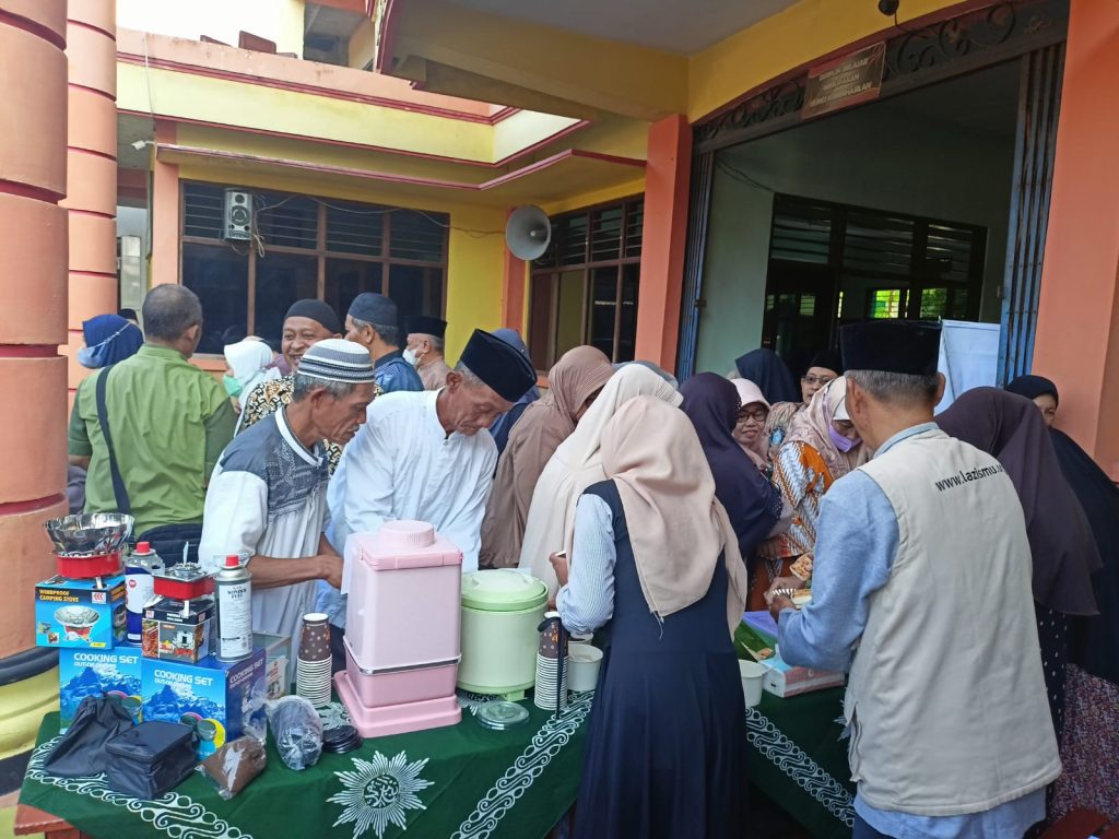 BERMANFAAT UNTUK SESAMA DENGAN WARAS   