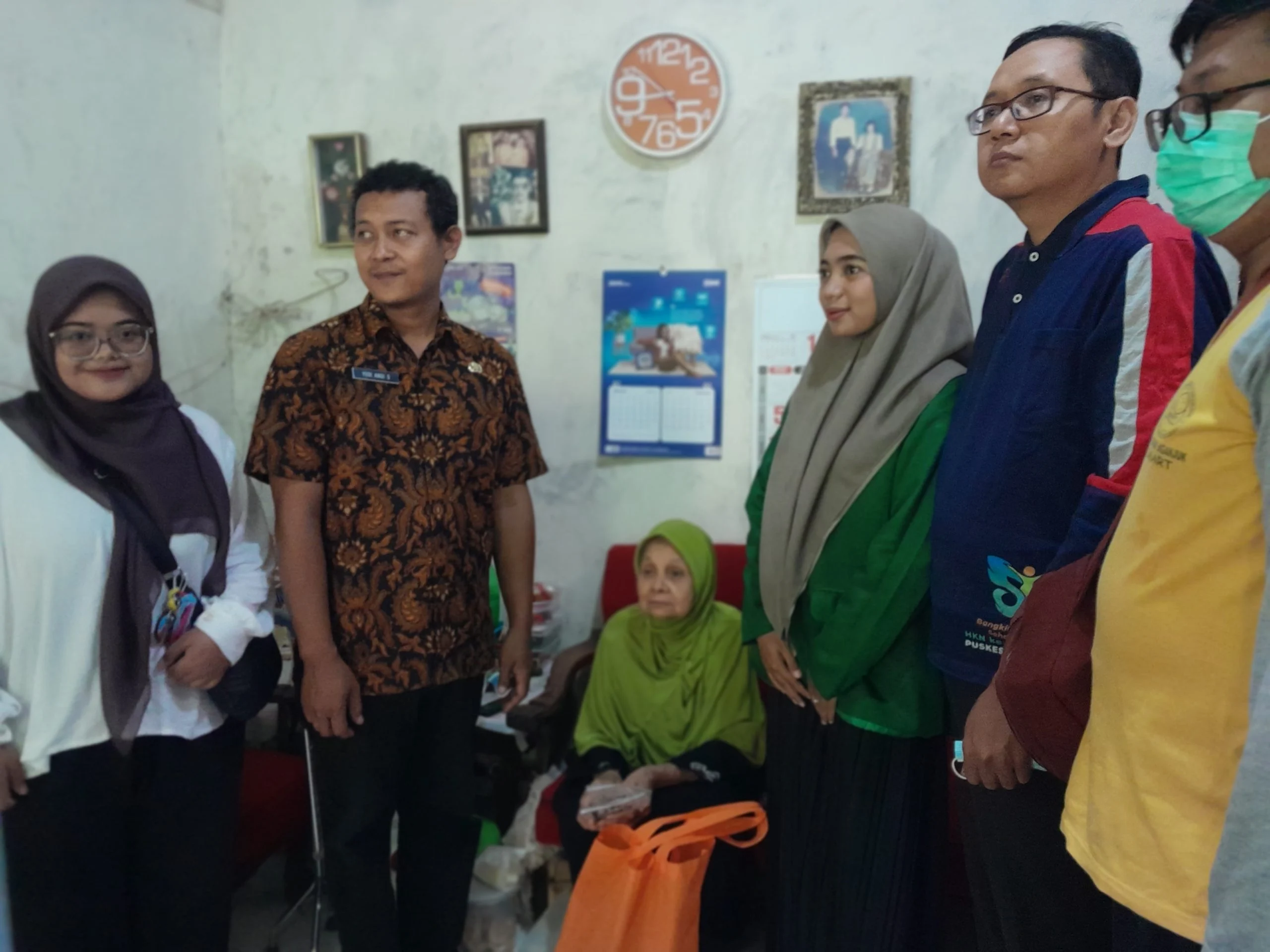 Penyaluran BISAJO di rumah salah satu warga di Ploso (WebP)
