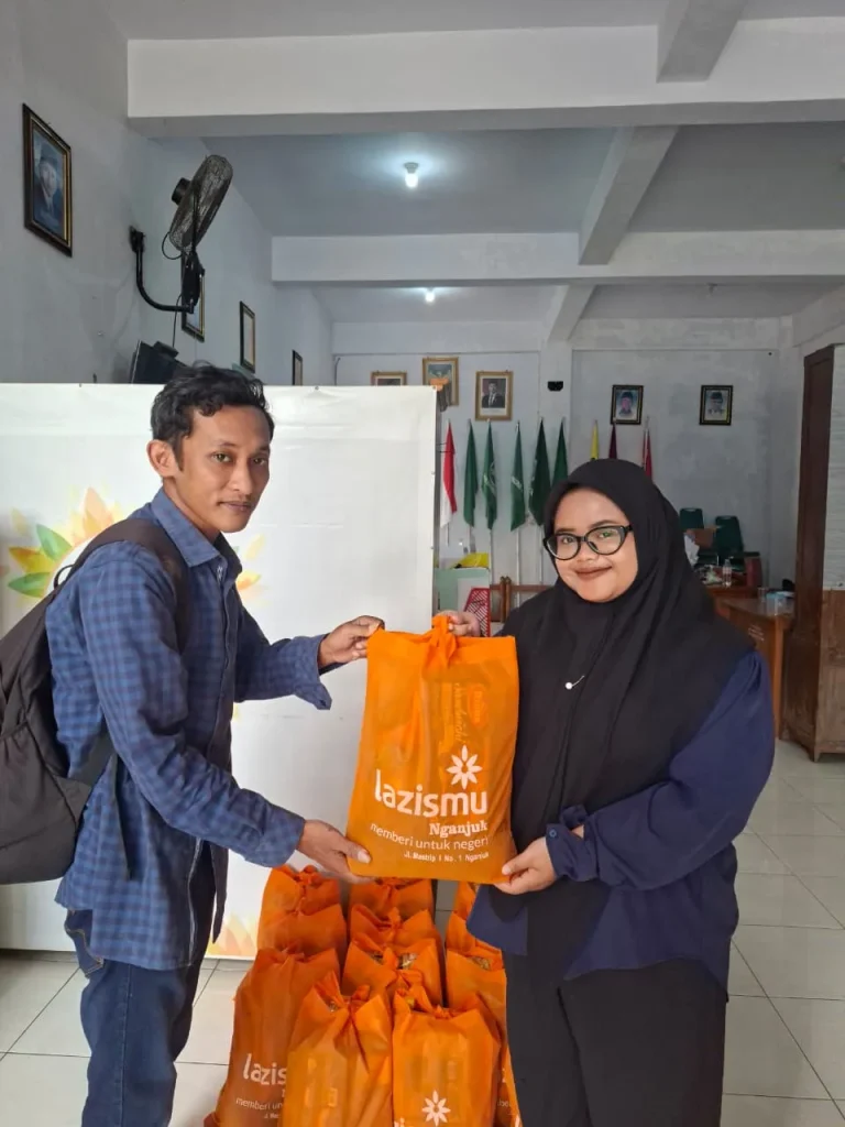 pWI NGANJUK GELAR BAKTI SOSIAL DAN SERAHKAN KURSI RODA pWI NGANJUK GELAR BAKTI SOSIAL DAN SERAHKAN KURSI RODA