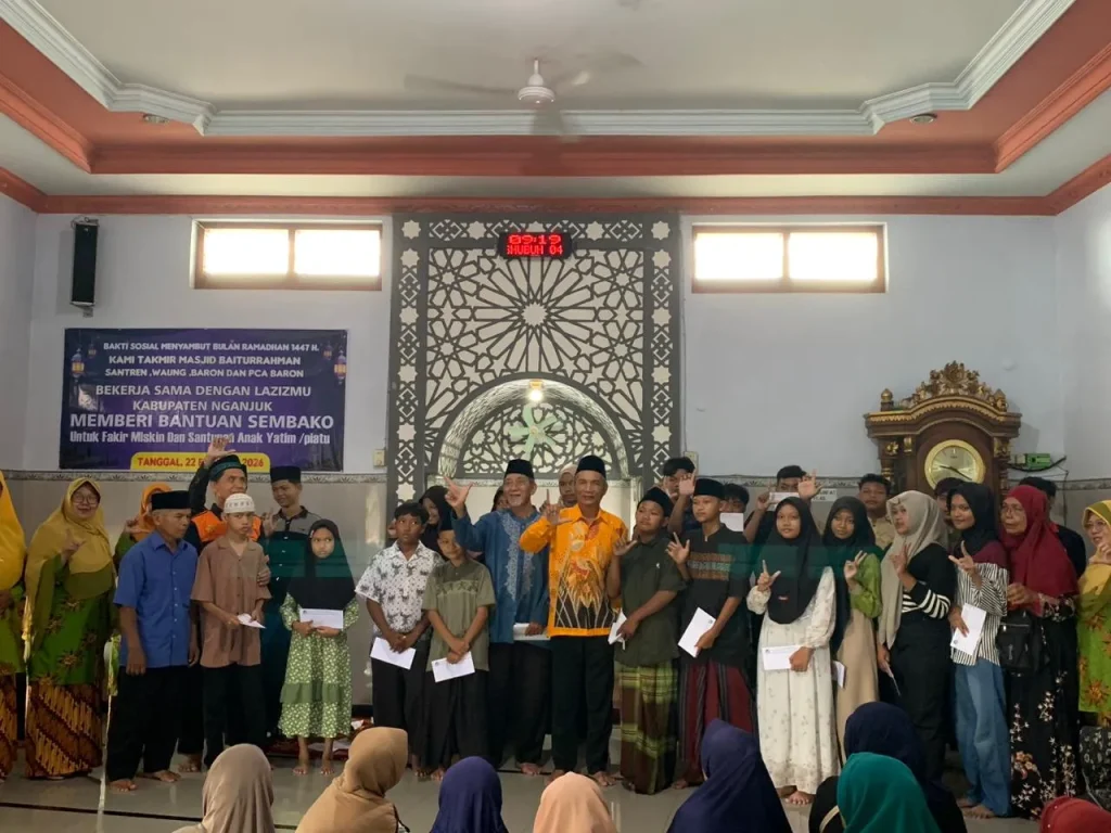 BAKTI SOSIAL DAN SANTUNAN ANAK YATIM BERBASIS MASJID BAITURRAHMAN
