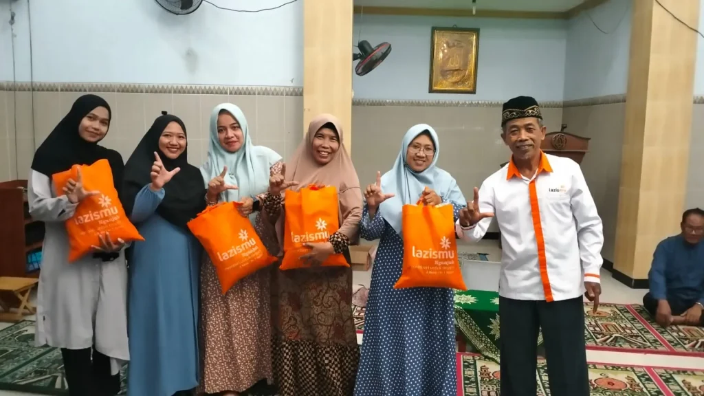lAZISMU KABUPATEN NGANJUK TASHARUFKAN PROGRAM KADO RAMADHAN DI LOCERET