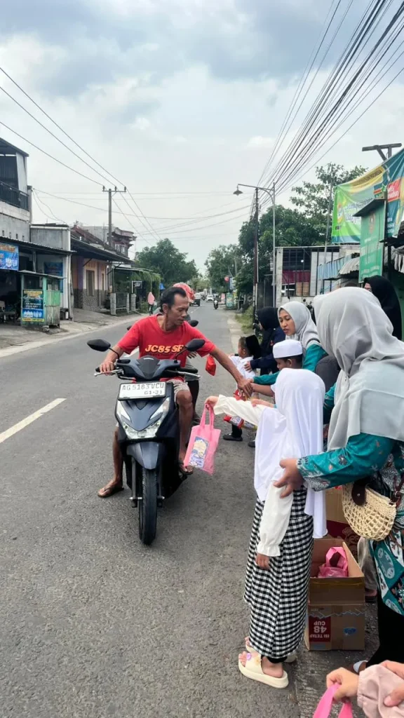 tEBAR TAKJIL BERSAMA TK ABA GONDANG DAN LENGKONG