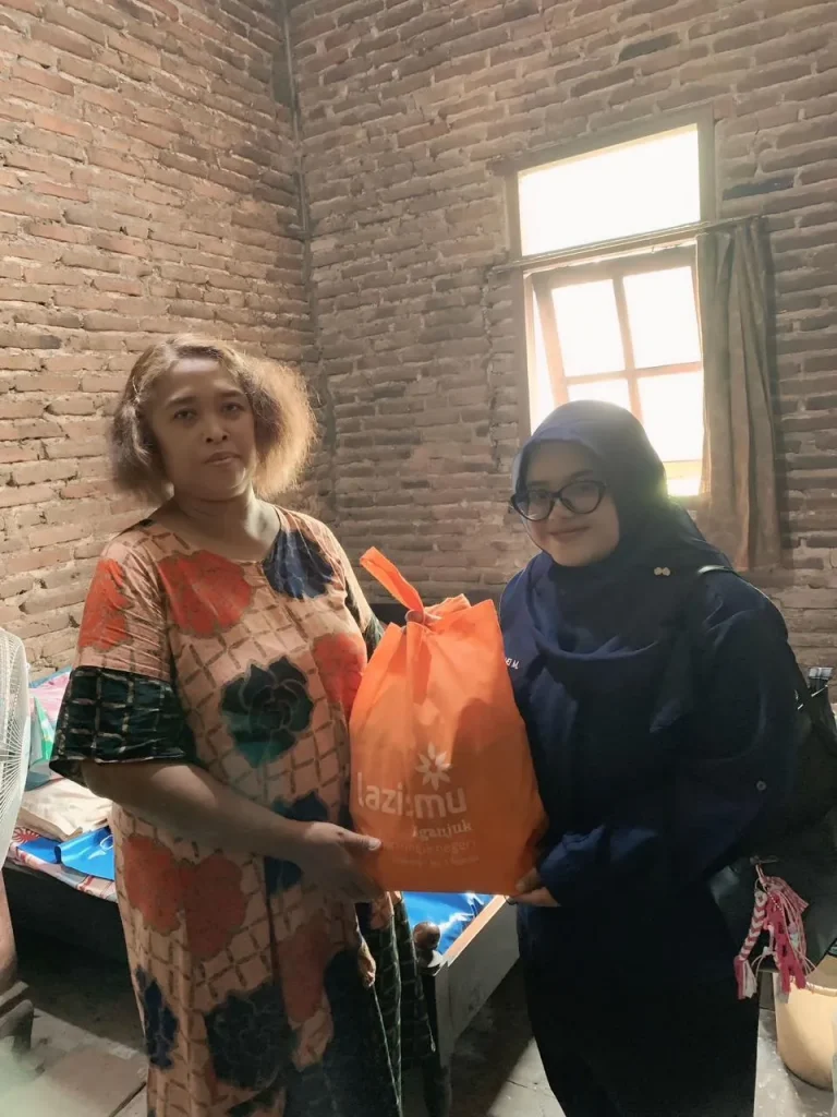 PENTASHARUFAN BANTUAN UNTUK BAPAK IMAM