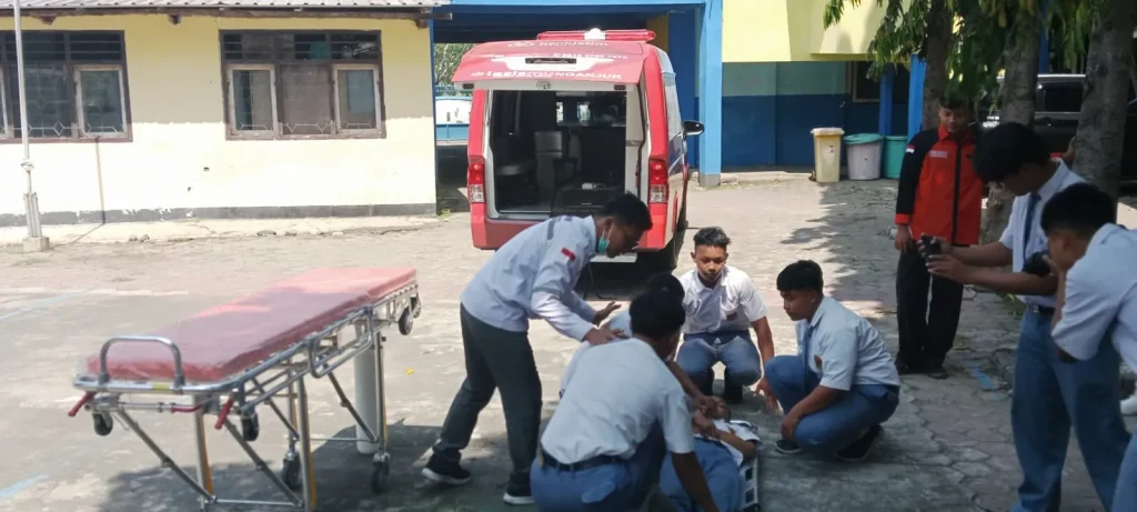 LAZISMU KABUPATEN NGANJUK ADAKAN SOSIALISASI AMBULANCE LAZISMU DI SMK MUHAMMADIYAH 3 NGANJUK LAZISMU KABUPATEN NGANJUK ADAKAN SOSIALISASI AMBULANCE LAZISMU DI SMK MUHAMMADIYAH 3 NGANJUK
