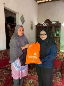 Pemberian Sembako Dan Survei Calon Penerima Program Orang Tua Asuh