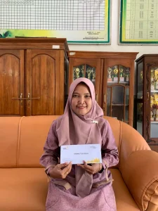 Lazismu Kabupaten Nganjuk Laksanakan Pentasharufan Program Orang Tua Asuh untuk Dua Penerima Manfaat