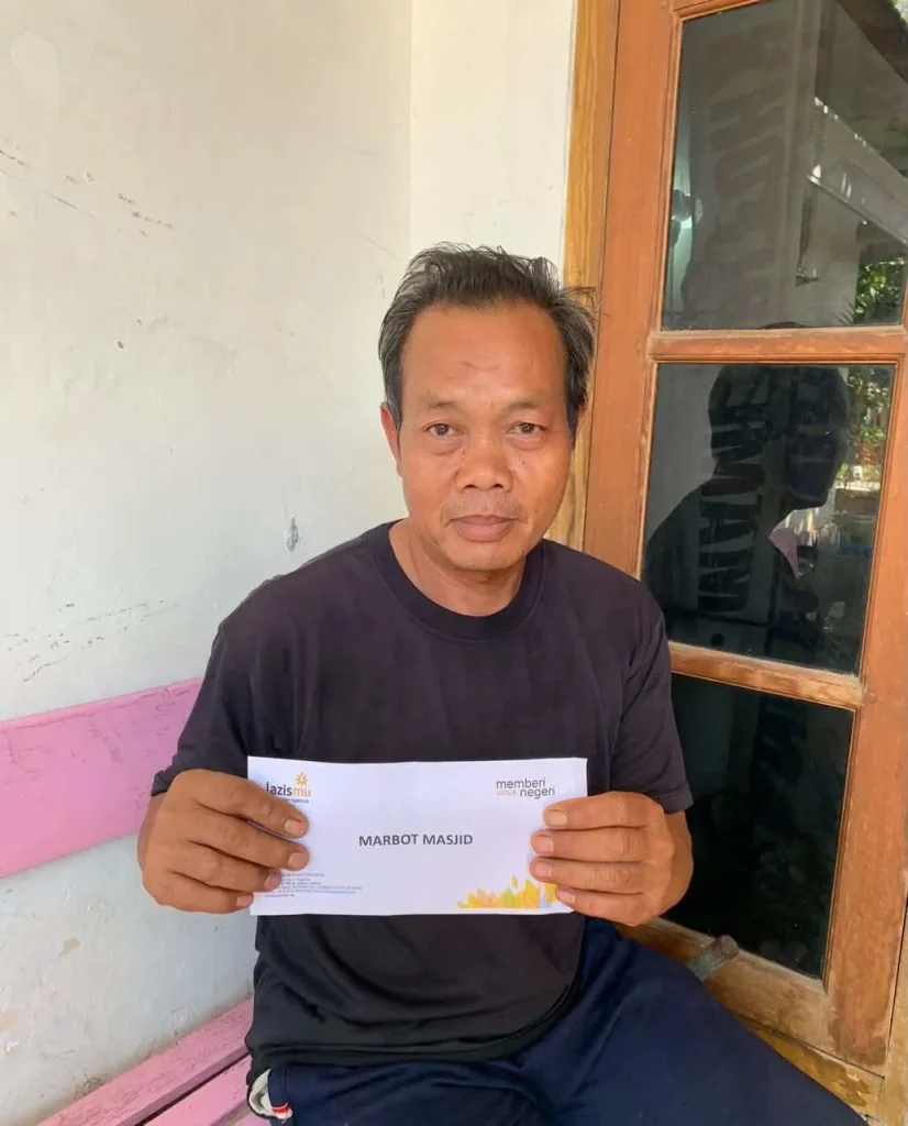 Lazismu Kabupaten Nganjuk Salurkan Bantuan Program Peduli Marbot Masjid Al-Amal 2 Bogo Lazismu Kabupaten Nganjuk Salurkan Bantuan Program Peduli Marbot Masjid Al-Amal 2 Bogo
