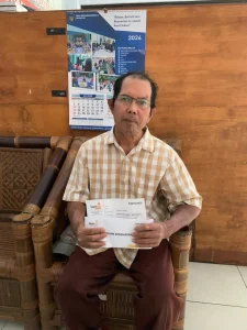 Bantuan Kesehatan Mata Pak Hari